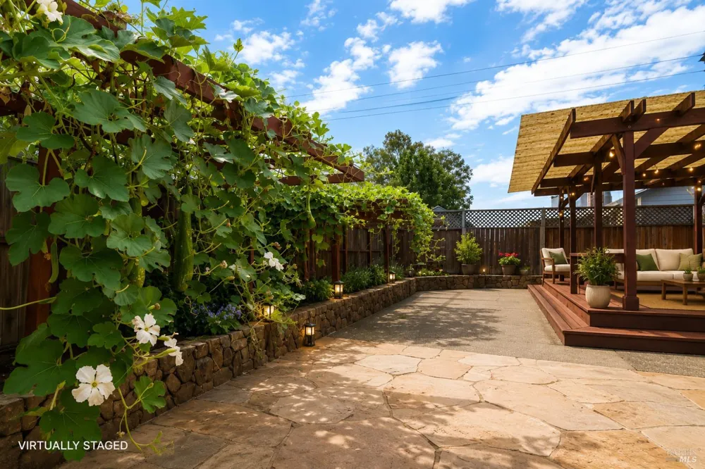 1804 Spoonbill Avenue Petaluma, CA 94954