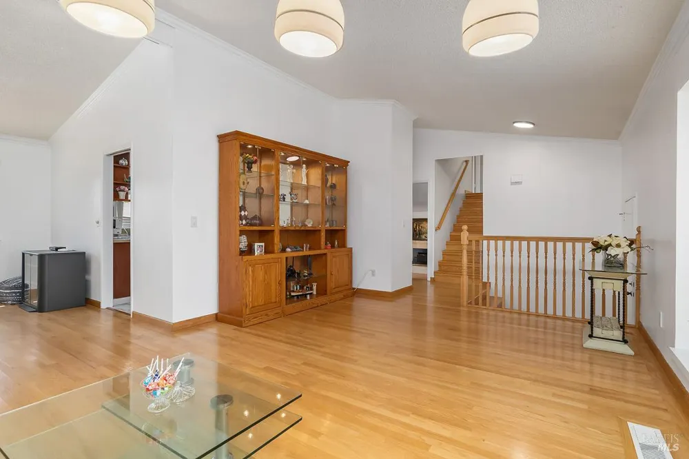 1804 Spoonbill Avenue Petaluma, CA 94954