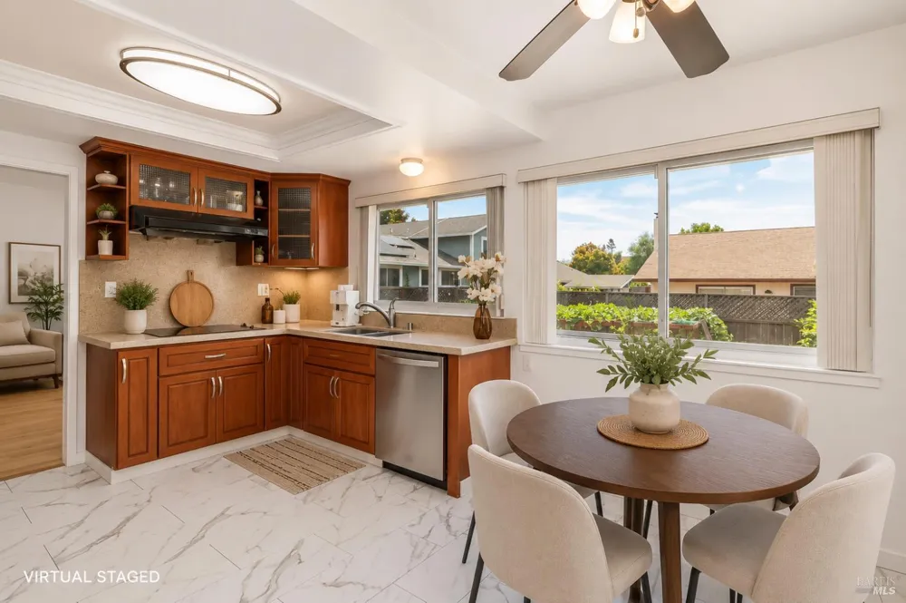 1804 Spoonbill Avenue Petaluma, CA 94954