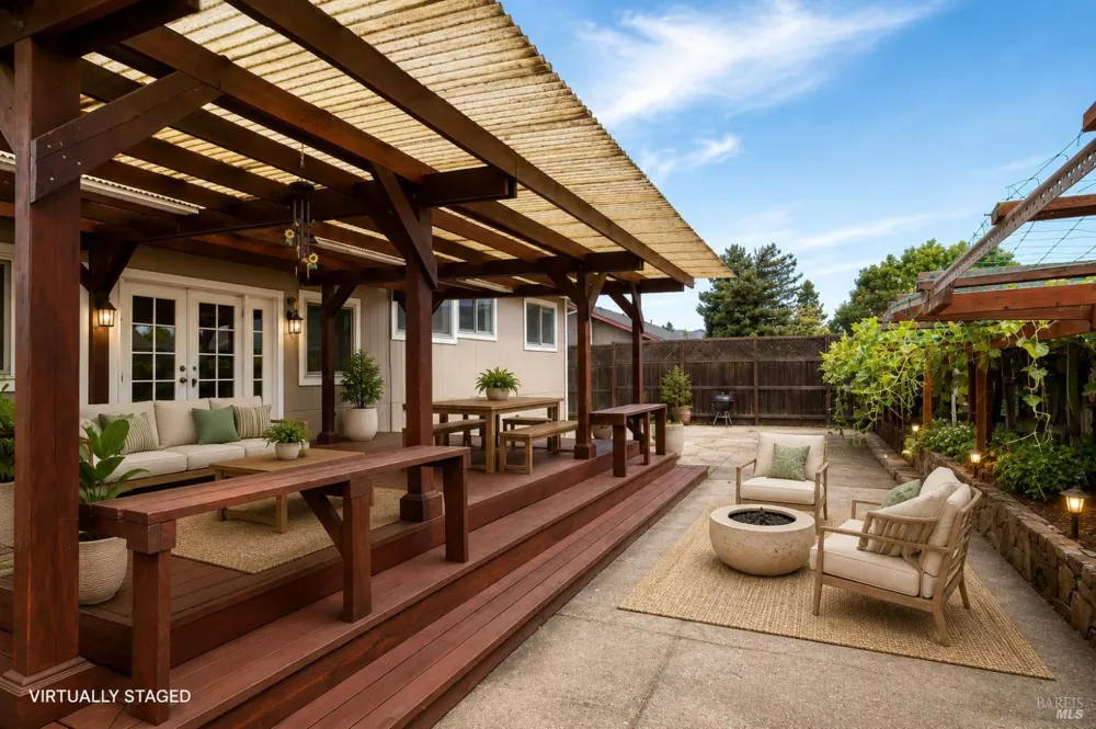 1804 Spoonbill Avenue Petaluma, CA 94954