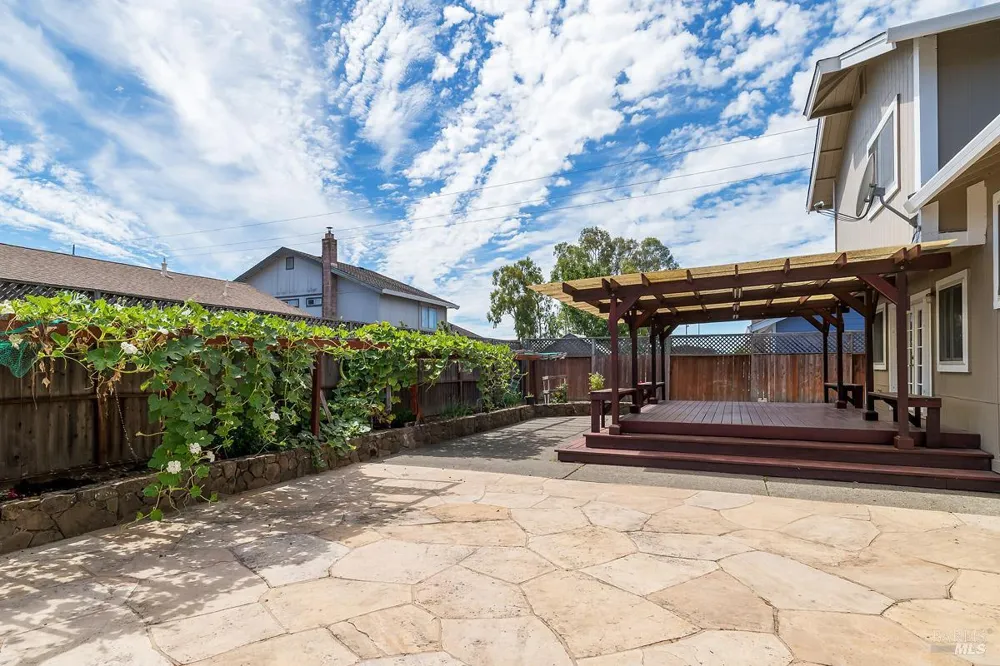 1804 Spoonbill Avenue Petaluma, CA 94954