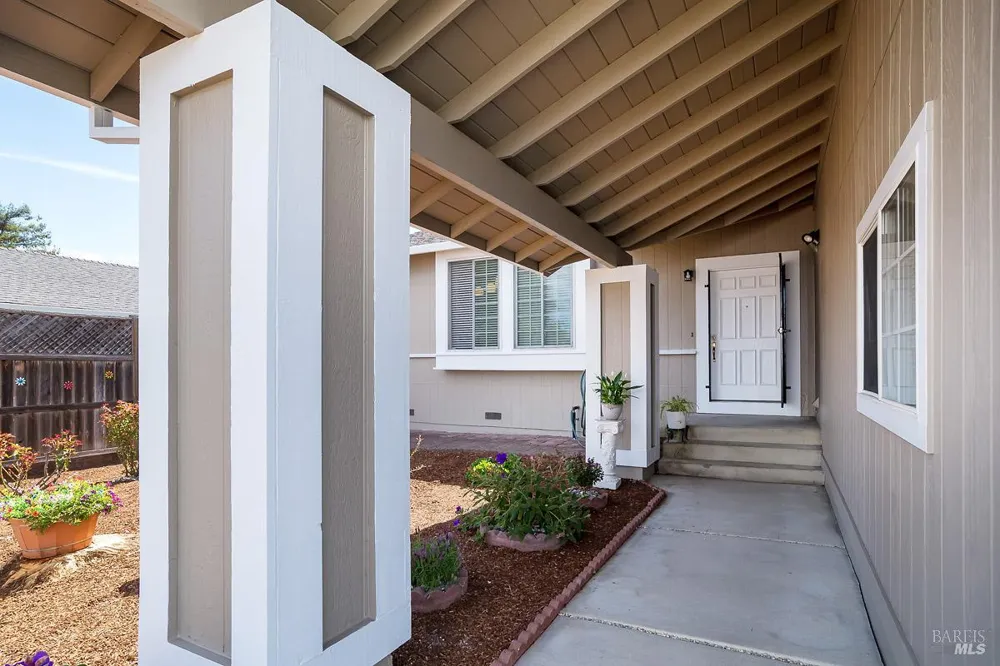 1804 Spoonbill Avenue Petaluma, CA 94954