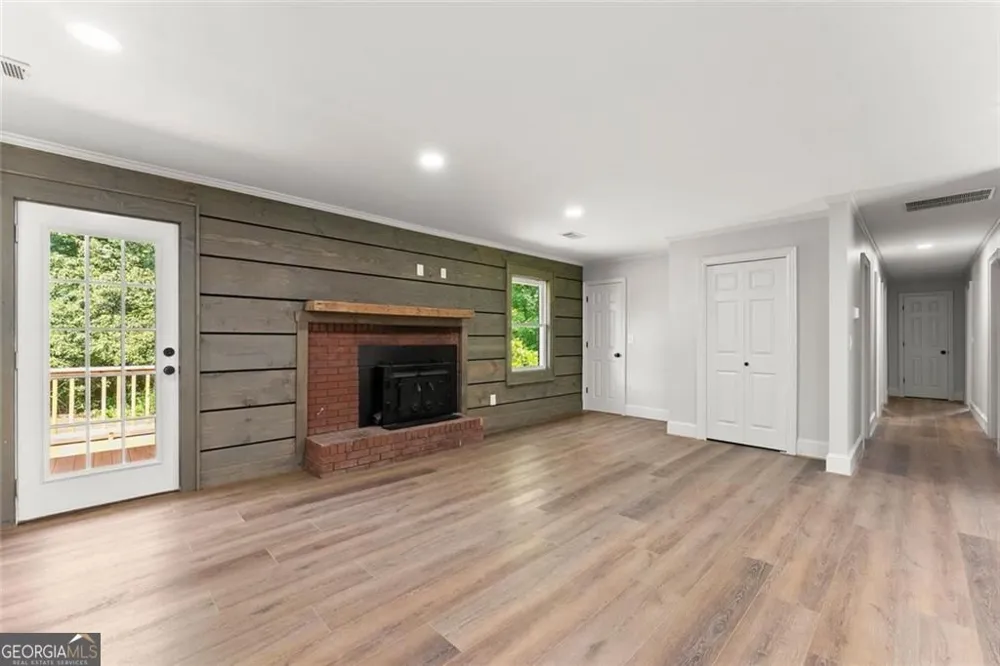 5850 Norton CIR Flowery Branch, GA 30542
