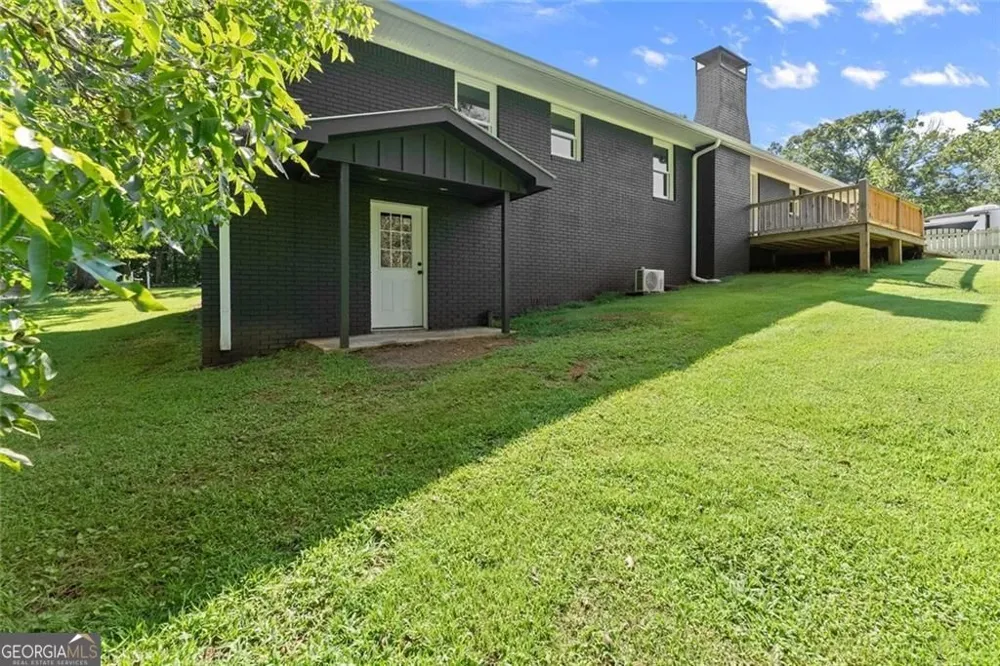 5850 Norton CIR Flowery Branch, GA 30542