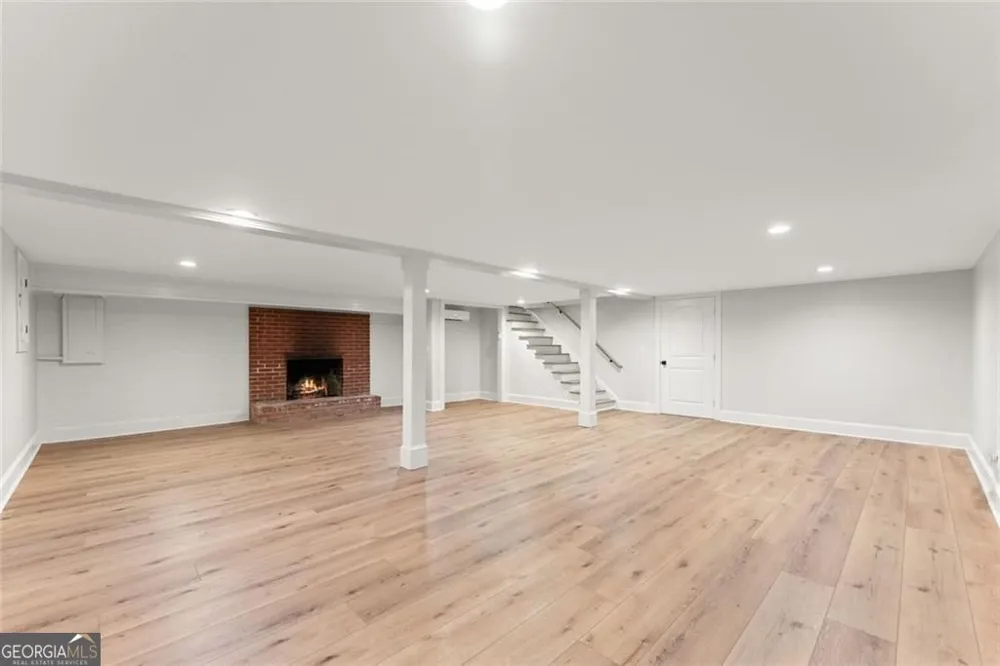 5850 Norton CIR Flowery Branch, GA 30542