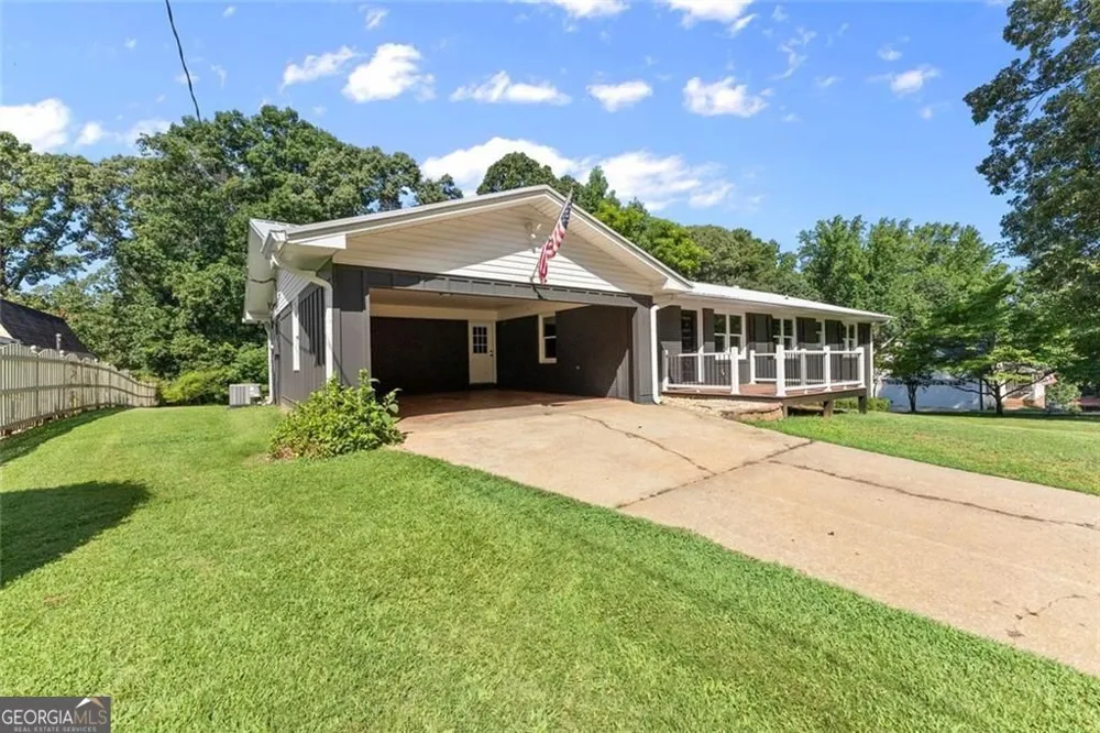 5850 Norton CIR Flowery Branch, GA 30542