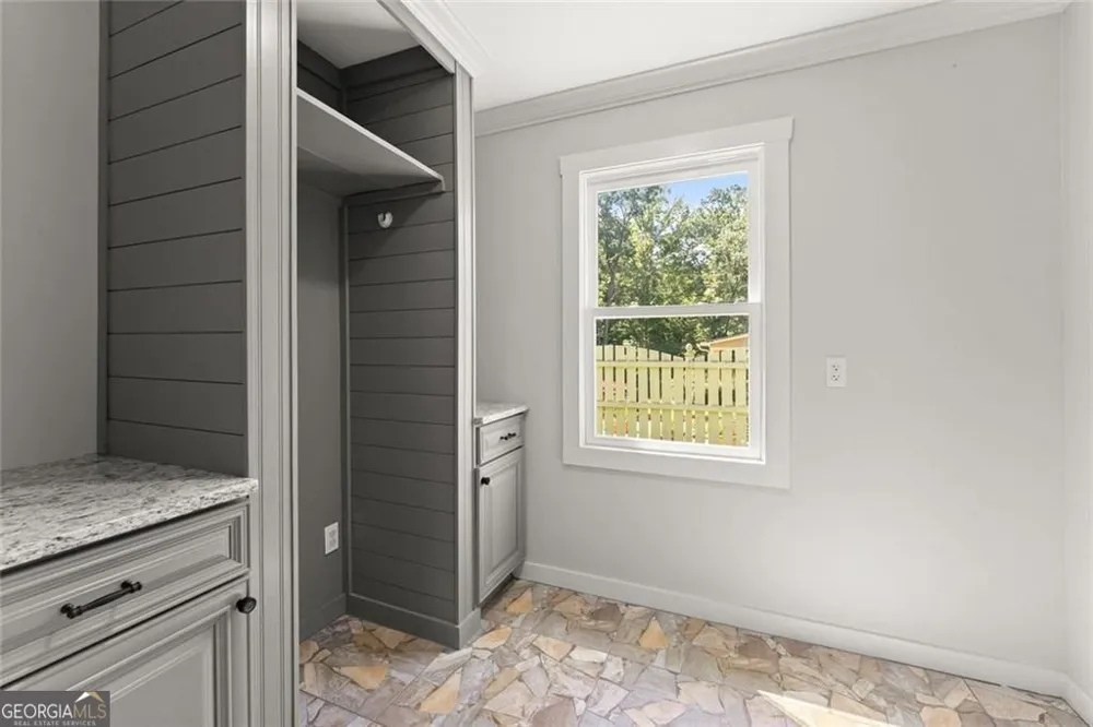 5850 Norton CIR Flowery Branch, GA 30542