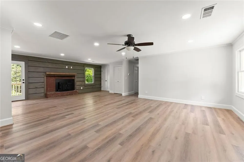 5850 Norton CIR Flowery Branch, GA 30542
