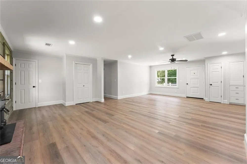 5850 Norton CIR Flowery Branch, GA 30542
