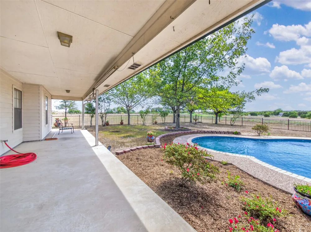1900 County Road 130 Hutto, TX 78634