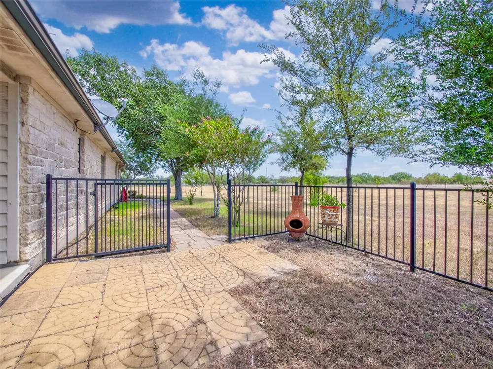 1900 County Road 130 Hutto, TX 78634