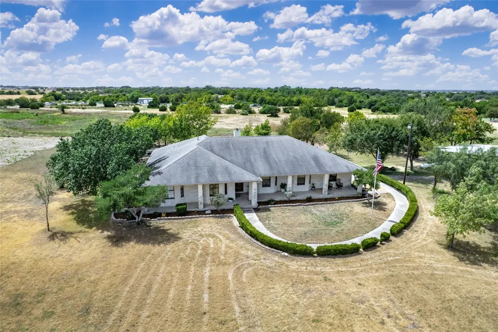 1900 County Road 130 Hutto, TX 78634