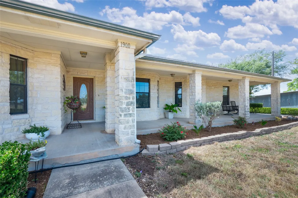 1900 County Road 130 Hutto, TX 78634