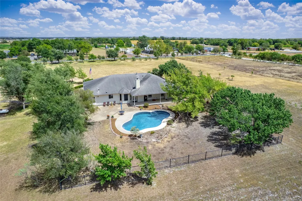 1900 County Road 130 Hutto, TX 78634