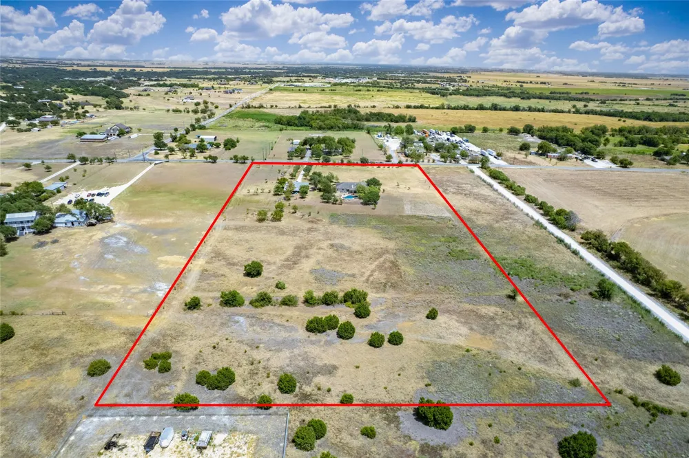 1900 County Road 130 Hutto, TX 78634