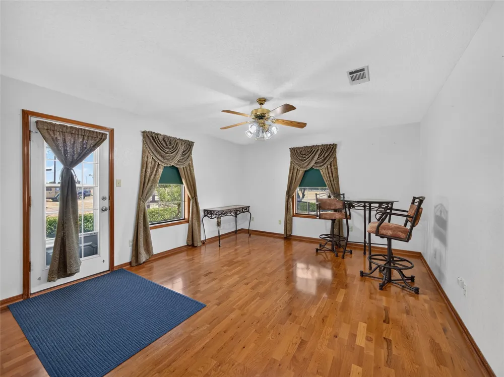 1900 County Road 130 Hutto, TX 78634