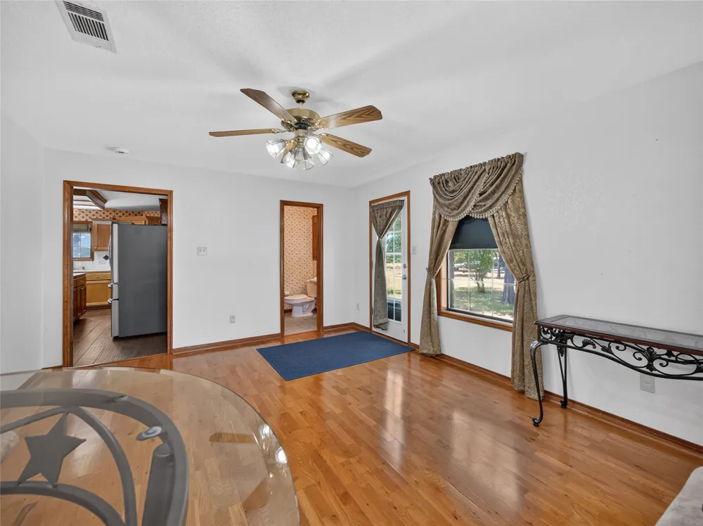 1900 County Road 130 Hutto, TX 78634