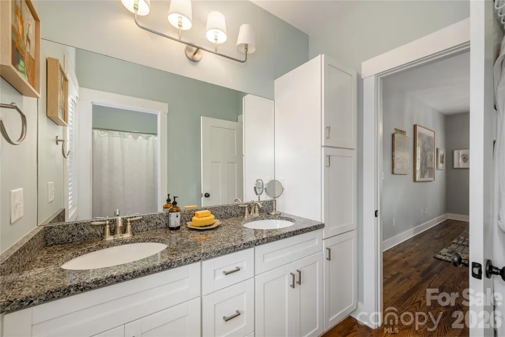 12 Twig Lane Asheville, NC 28803