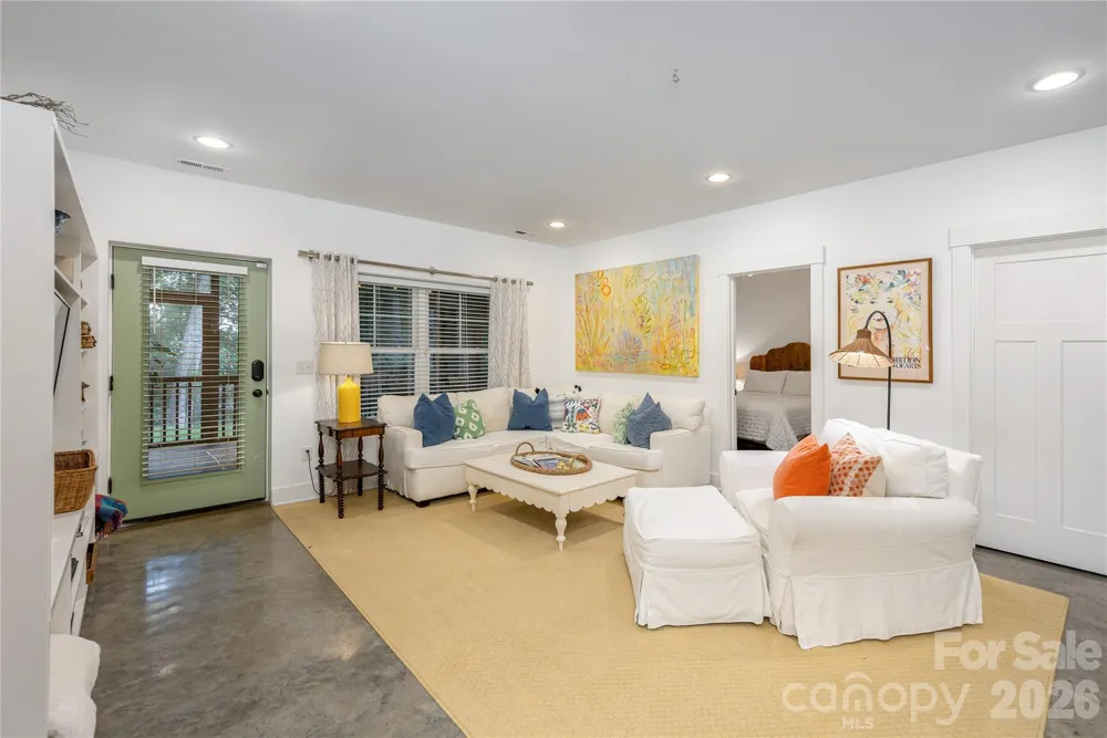 12 Twig Lane Asheville, NC 28803