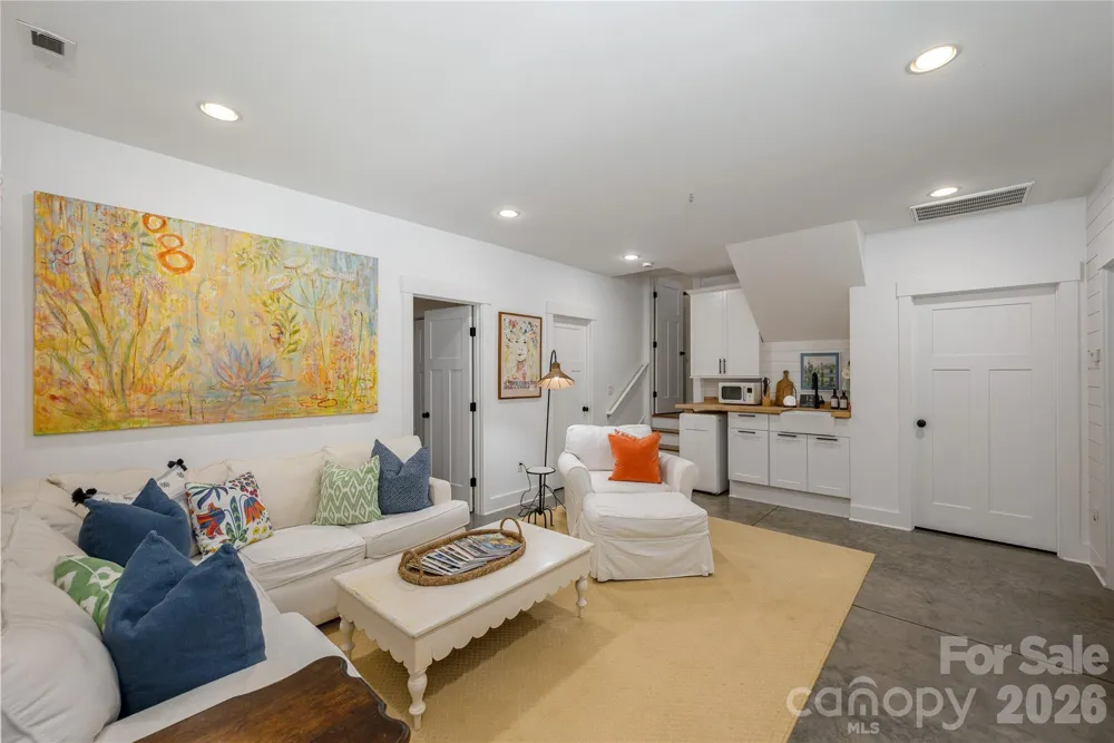 12 Twig Lane Asheville, NC 28803