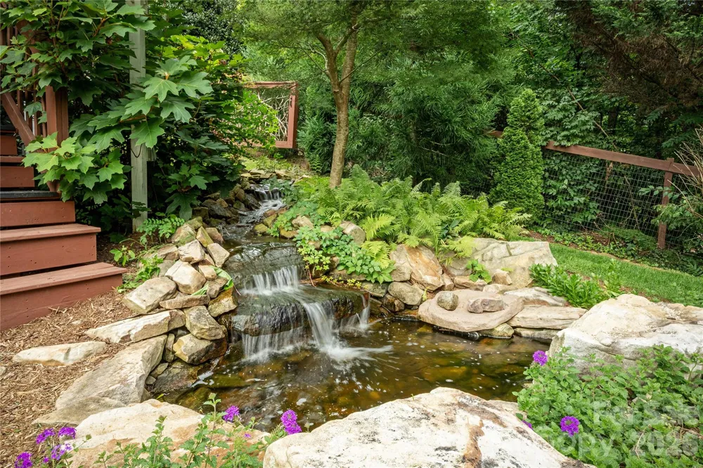 12 Twig Lane Asheville, NC 28803