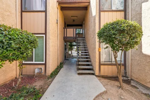 1550 W Ashlan Avenue #203