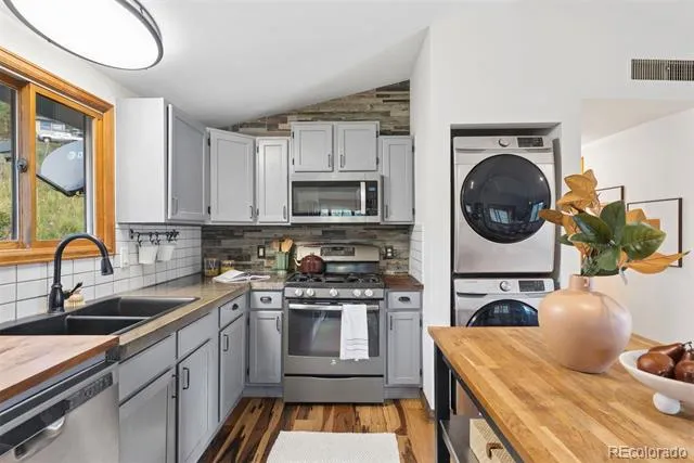 293 Bendemeer Drive Evergreen, CO 80439