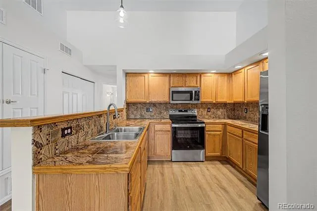 2551 S Bahama Circle #D Aurora, CO 80013