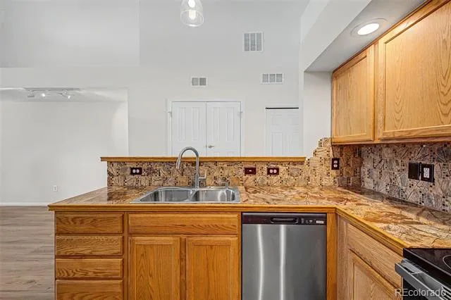 2551 S Bahama Circle #D Aurora, CO 80013