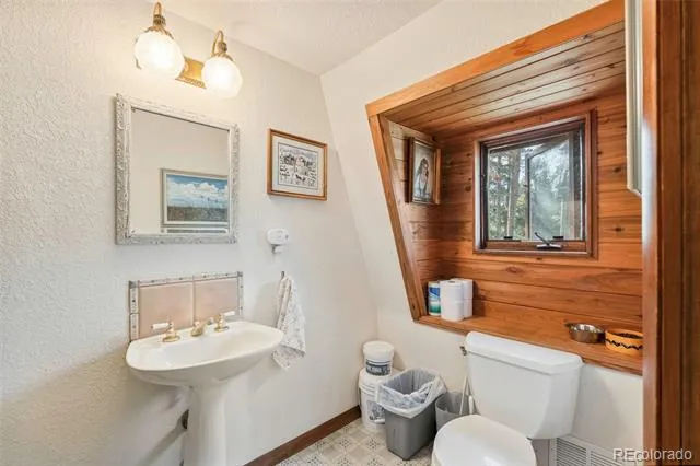 100 Raptor Point Road Golden, CO 80403