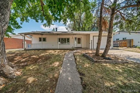 2421 Tamarac Drive