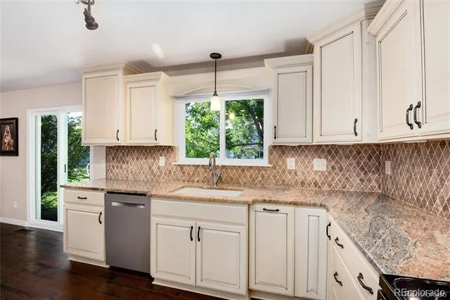 5295 S Liverpool Way Centennial, CO 80015