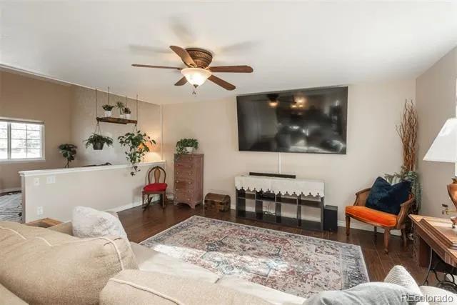 5295 S Liverpool Way Centennial, CO 80015