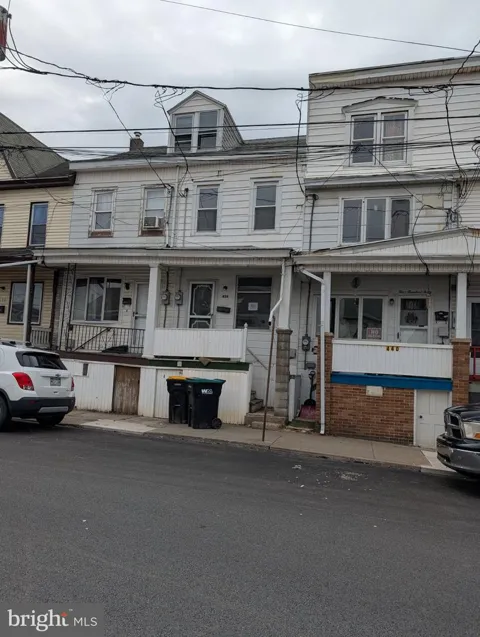 438 W 6TH STREET