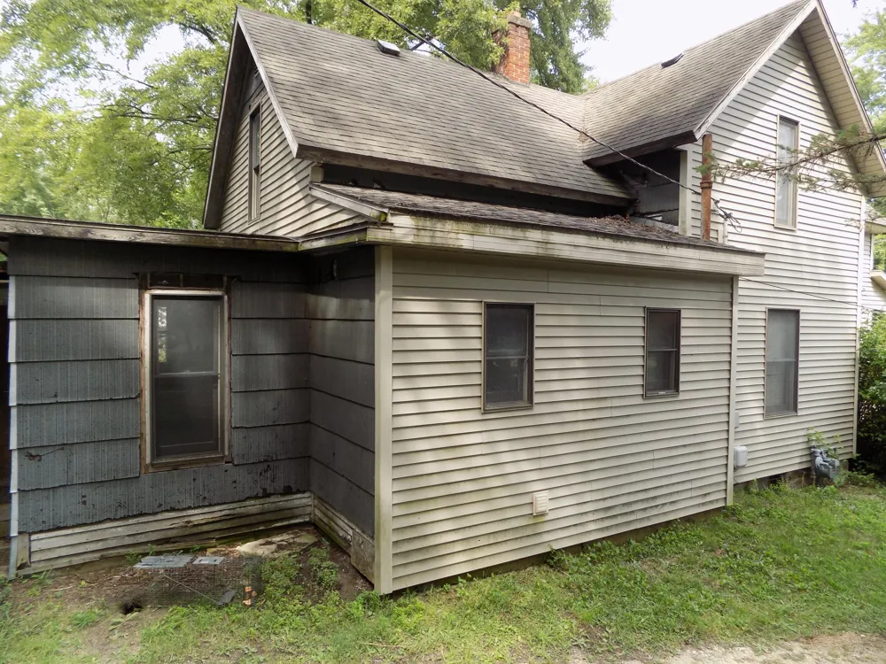 166 West Street Coloma, MI 49038
