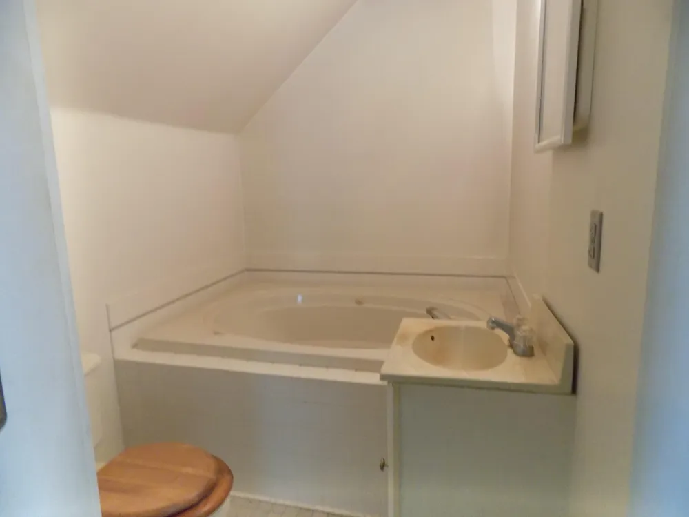 166 West Street Coloma, MI 49038