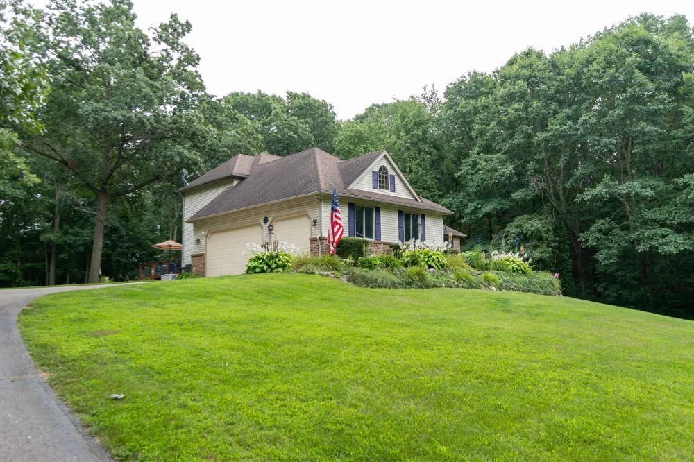 2589 Fisk Road Howell, MI 48843