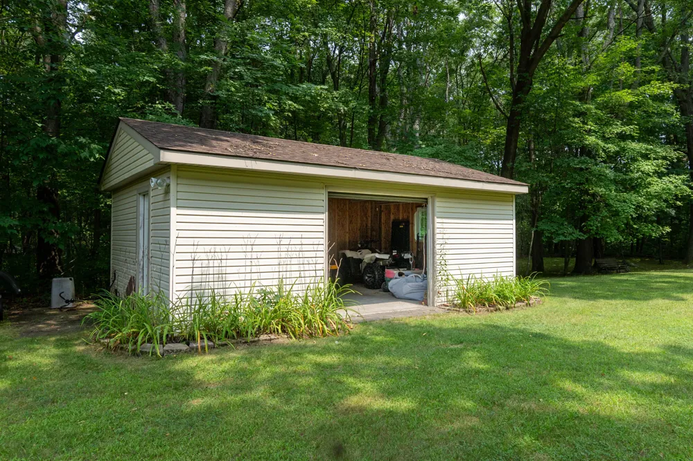 2589 Fisk Road Howell, MI 48843