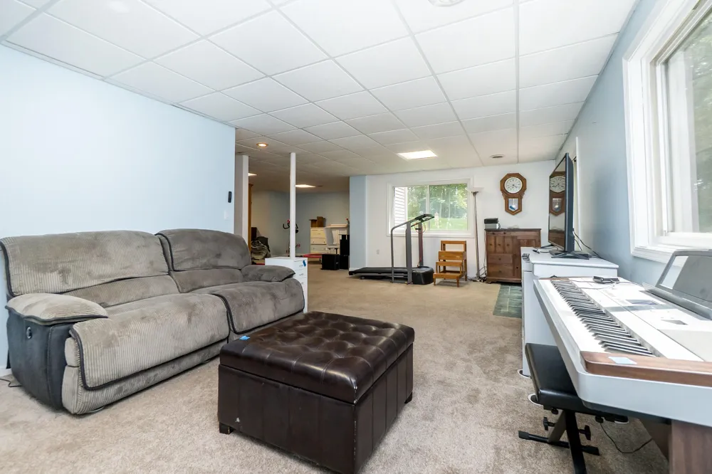 2589 Fisk Road Howell, MI 48843