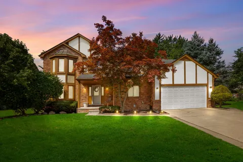 3891 Fairfax Drive