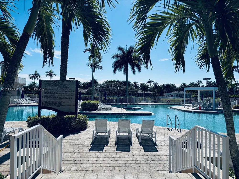 1073 Allamanda Way Weston, FL 33327