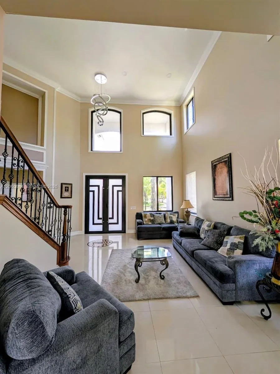 1073 Allamanda Way Weston, FL 33327
