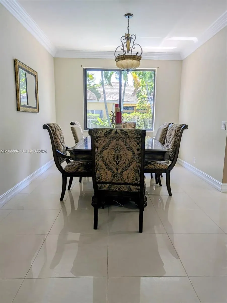 1073 Allamanda Way Weston, FL 33327