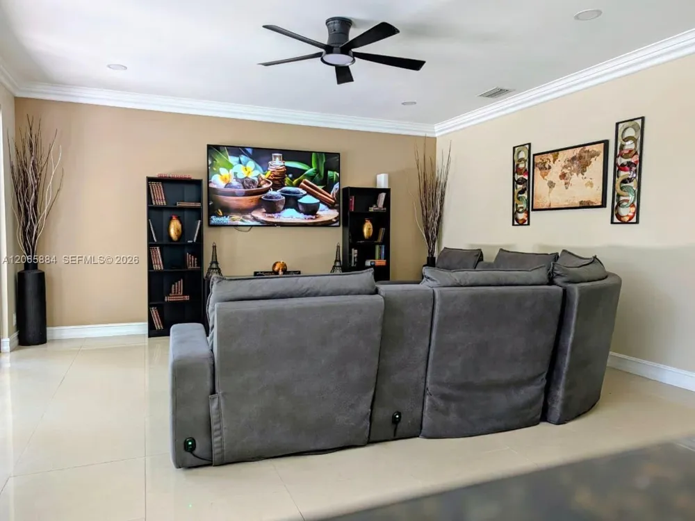 1073 Allamanda Way Weston, FL 33327