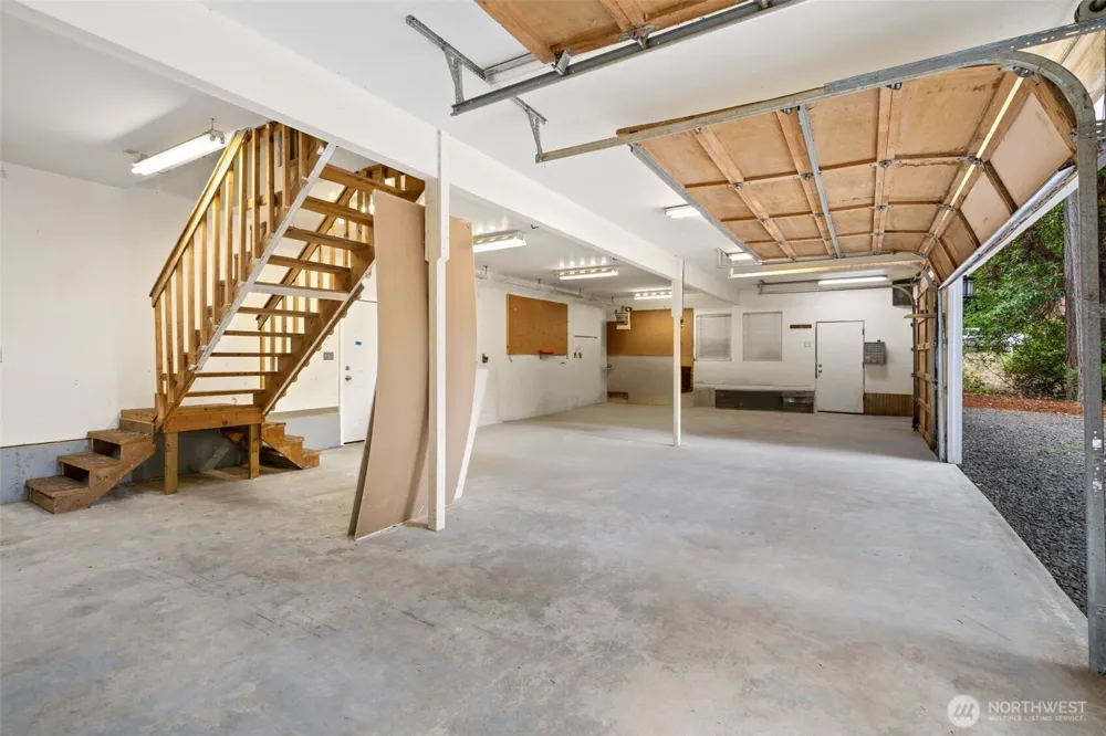 4808 E La Salle Street Port Orchard, WA 98366