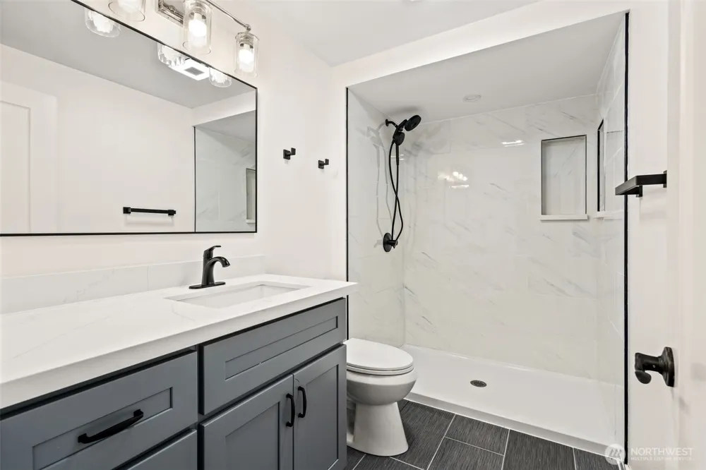 4808 E La Salle Street Port Orchard, WA 98366