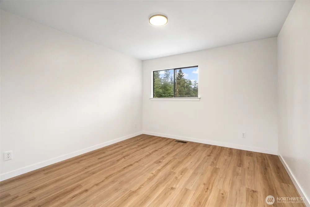 4808 E La Salle Street Port Orchard, WA 98366