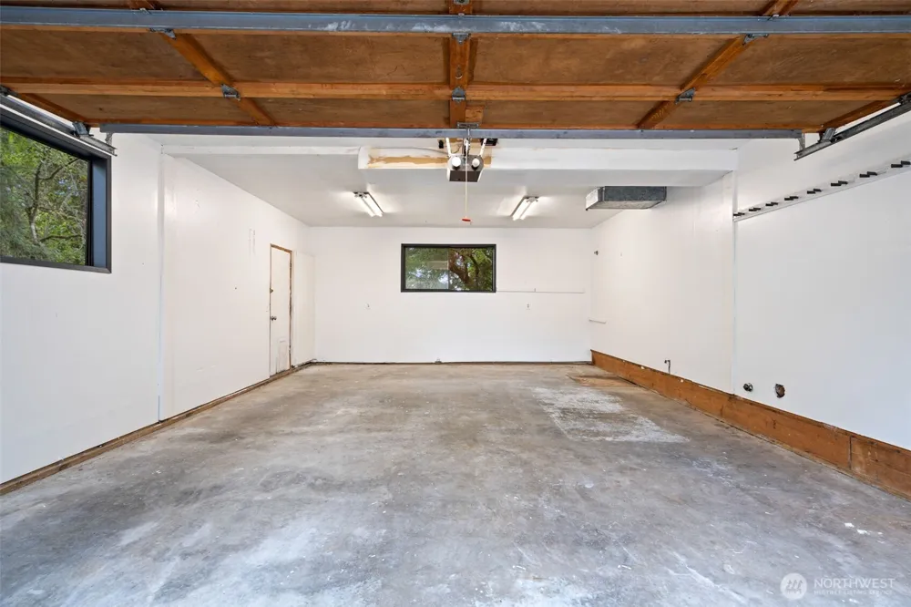 4808 E La Salle Street Port Orchard, WA 98366