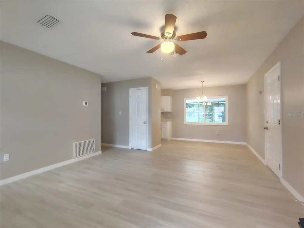 904 HICKORY AVENUE Fruitland Park, FL 34731
