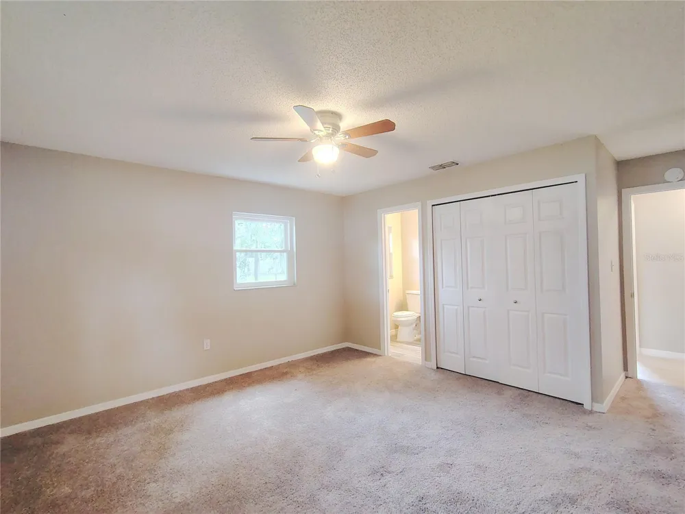 904 HICKORY AVENUE Fruitland Park, FL 34731